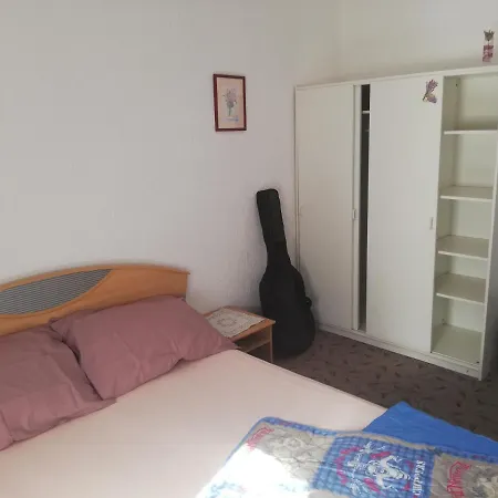 Appartement Julija Vir